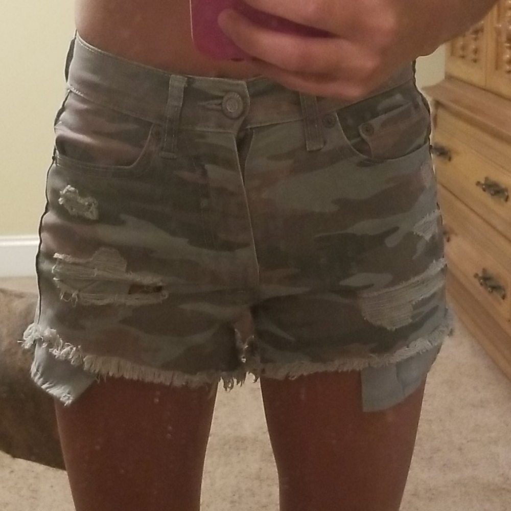 Shorts - Picture 4 of 4